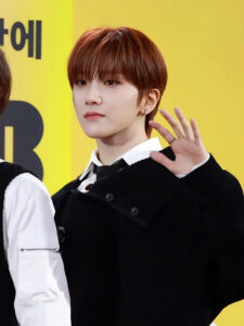 woonhak-un-khak-z-hurtu-boynextdoor