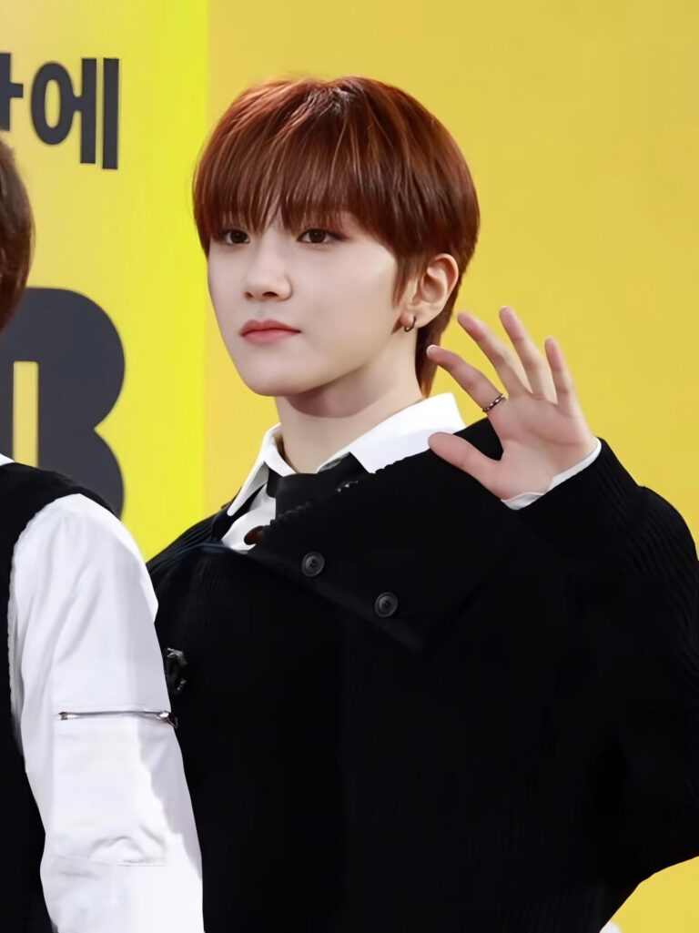 woonhak-un-khak-z-hurtu-boynextdoor