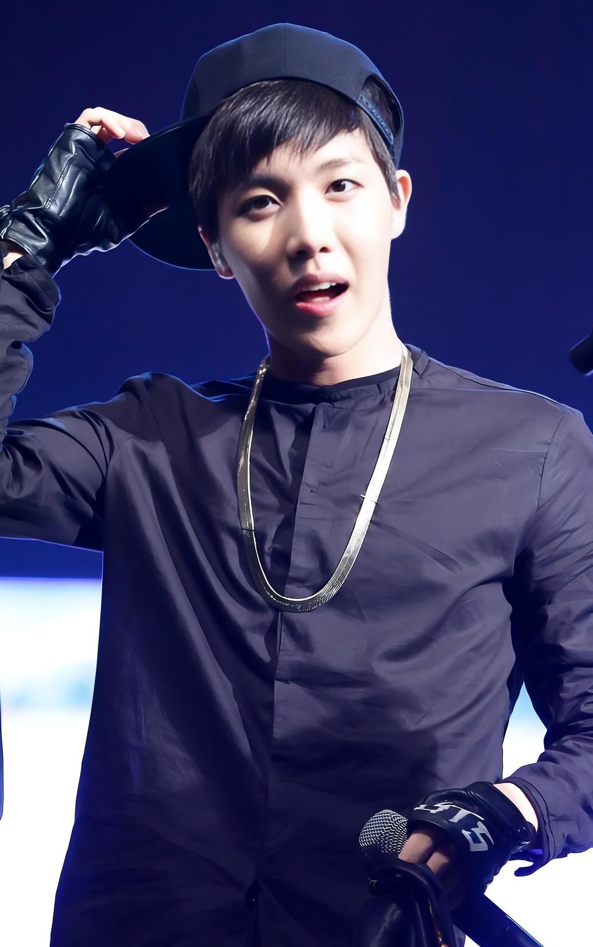 j-hope-chon-khosok-z-hurtu-bts