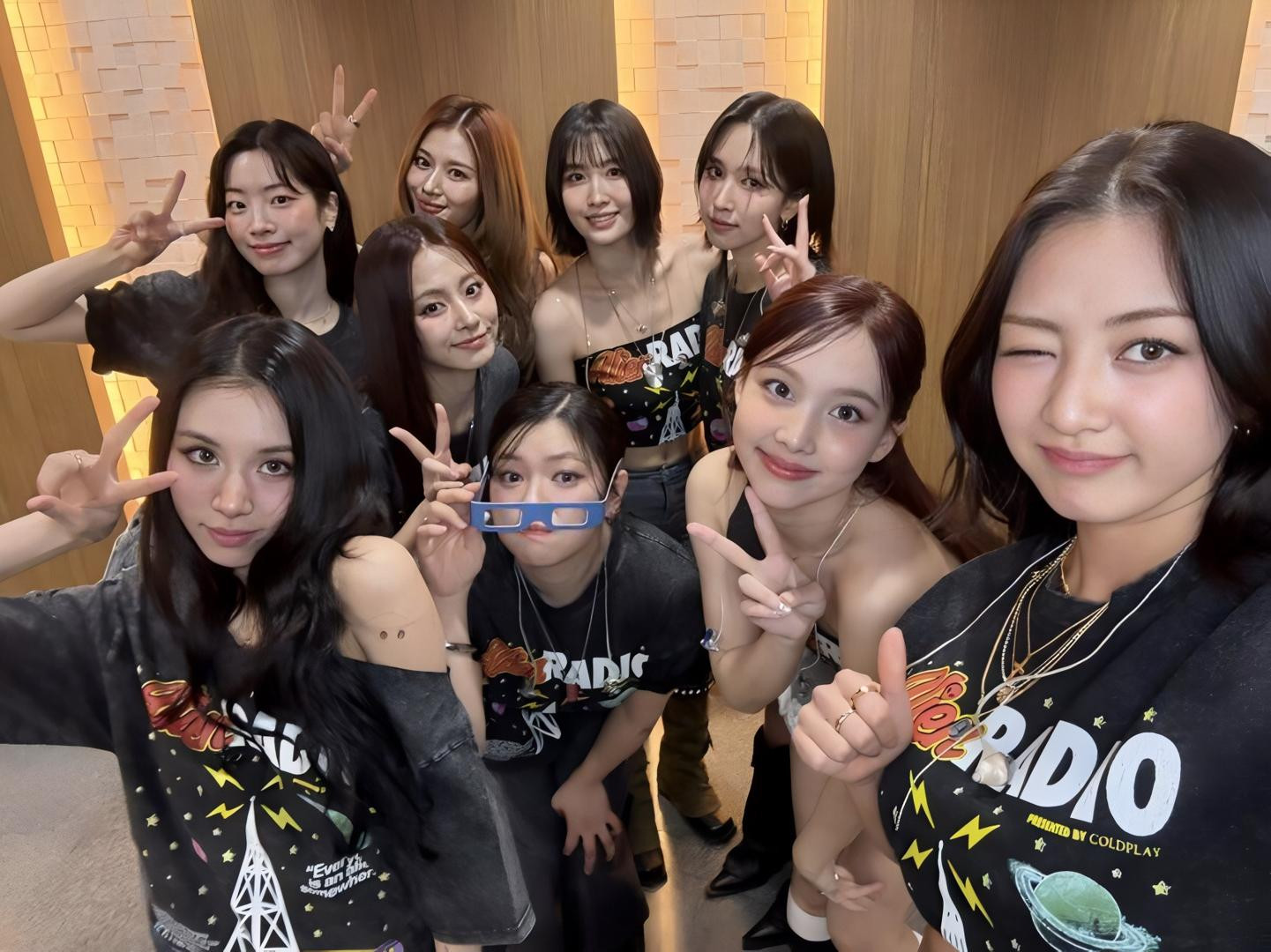 TWICE анонсували новий альбом INTRO: FOUR