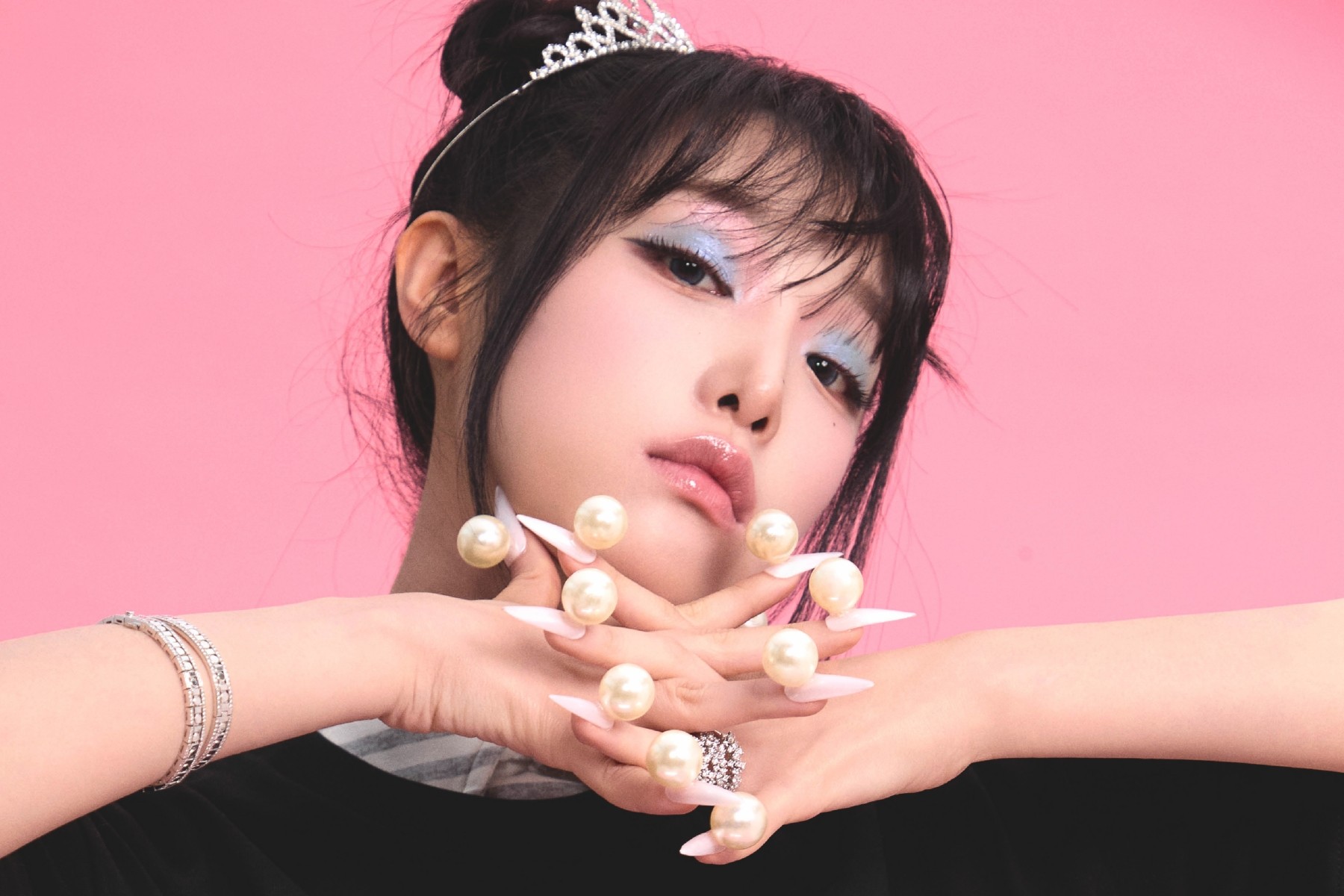 Choi Ye Na анонсувала камбек з міні-альбомом "Blooming Wings"