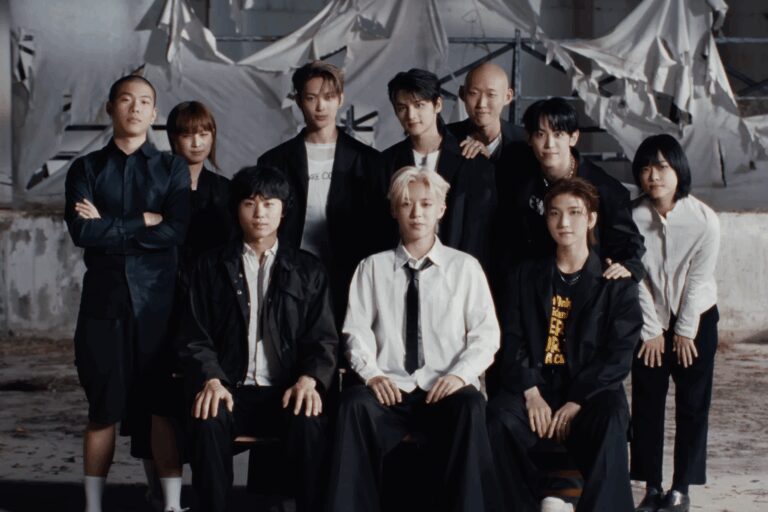 NOWZ повернулися з EVERGLOW MV