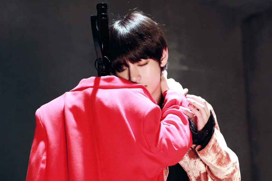 Singularity BTS: 200 мільйонів переглядів на YouTube
