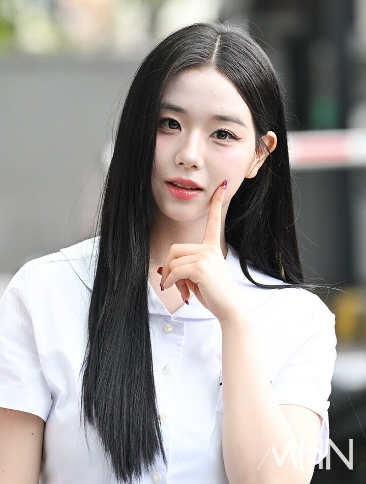 Скандал з Kim ChaeWon (tripleS) та інтернет-сленгом "Yeonakkang"