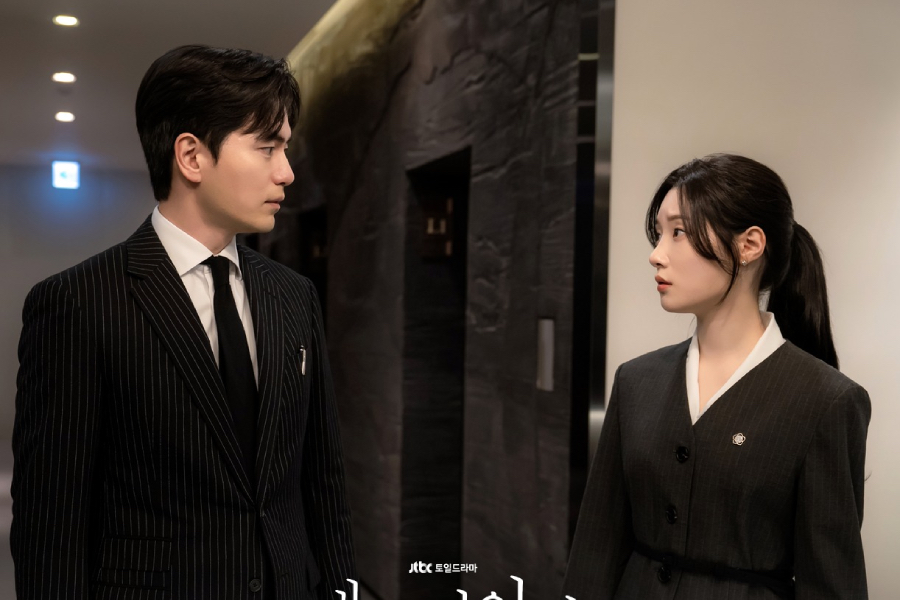 Jung Chae-yeon та Lee Jin-wook у новому K-Drama Beyond the Bar від JTBC
