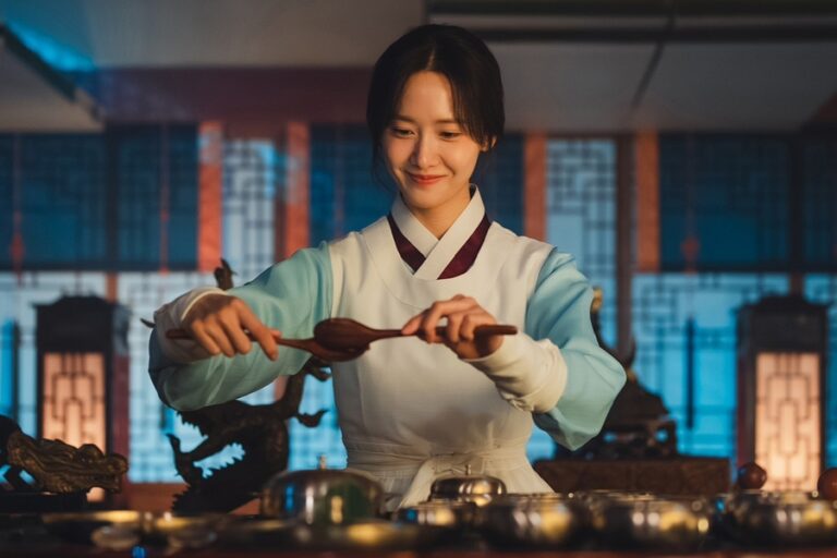 Lim Yoona в дорамі Bon Appétit, Your Majesty: романтичне фентезі на tvN та Netflix