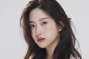 Moon Ga Young ведучою Mnet Steal Heart Club