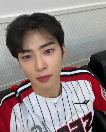 Cha Eun-woo з ASTRO розпочав армійську службу