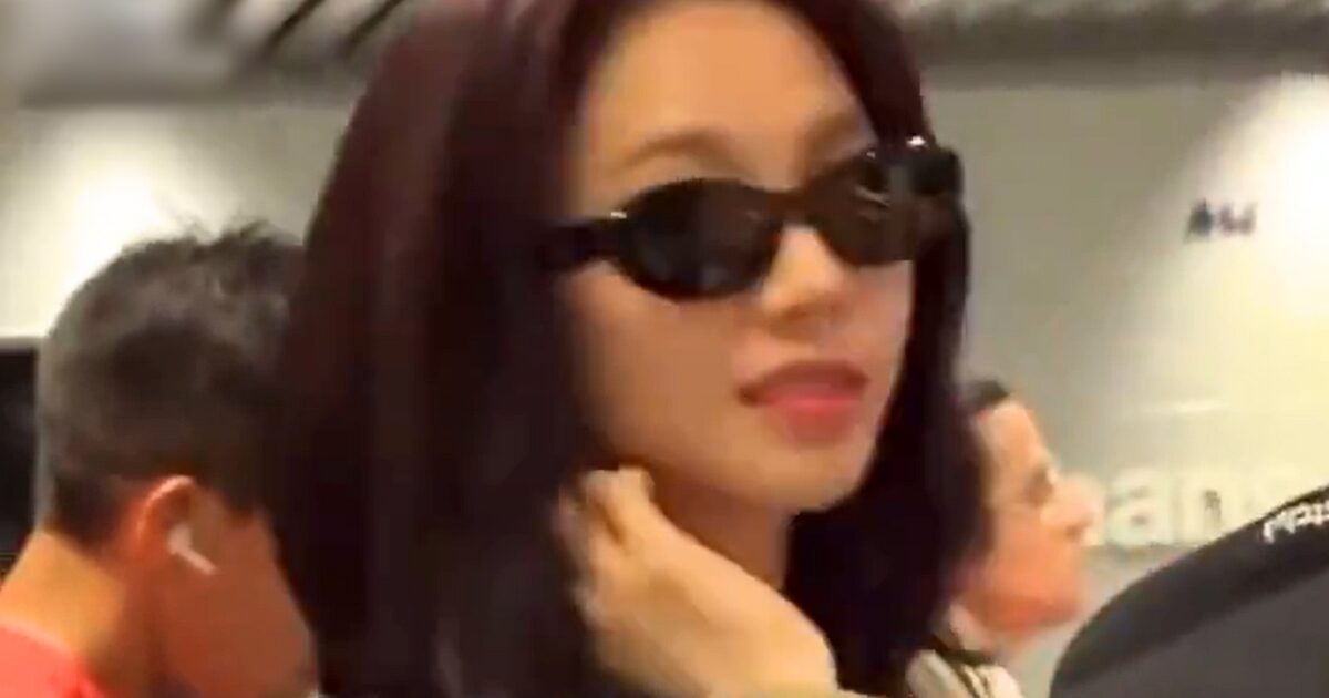 Ностальгія за першим коханням: 7 K-pop кліпів у стилі coming-of-age