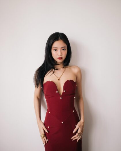 Jennie BLACKPINK: Ідеальні квадратні плечі захоплюють Корею