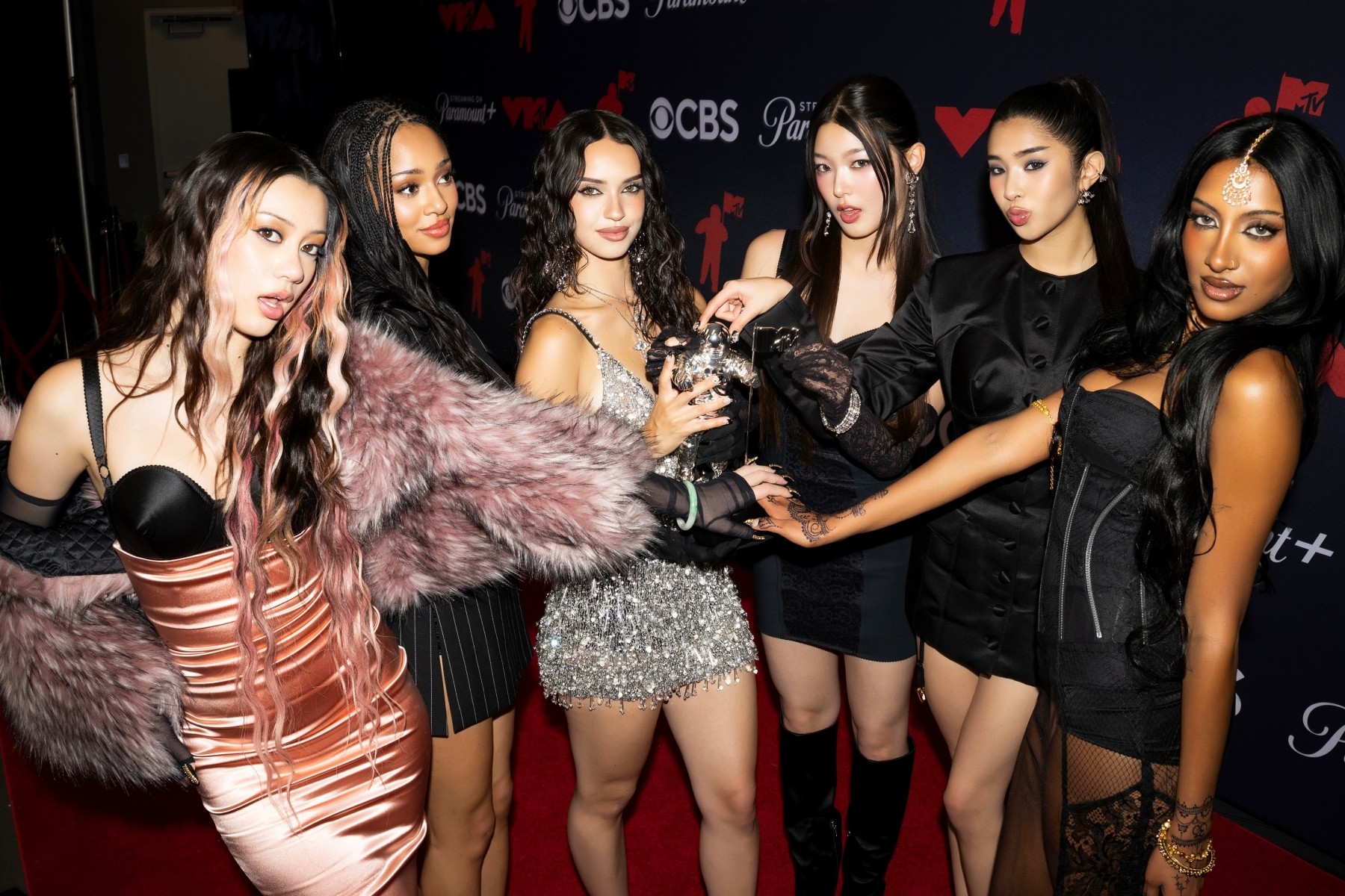 KATSEYE: "Gabriela" у британському чарті топ-40 після виступу на MTV VMAs 2025