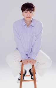 Диктор KBS Park Cheol Gyu, схожий на Cha Eun Woo, став вірусним у мережі та завоював серця ahjummas