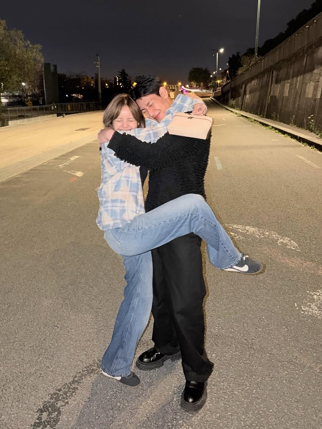 Lisa BamBam Long time no see: Фото дружби, що триває понад 16 років, підкорили мережу.