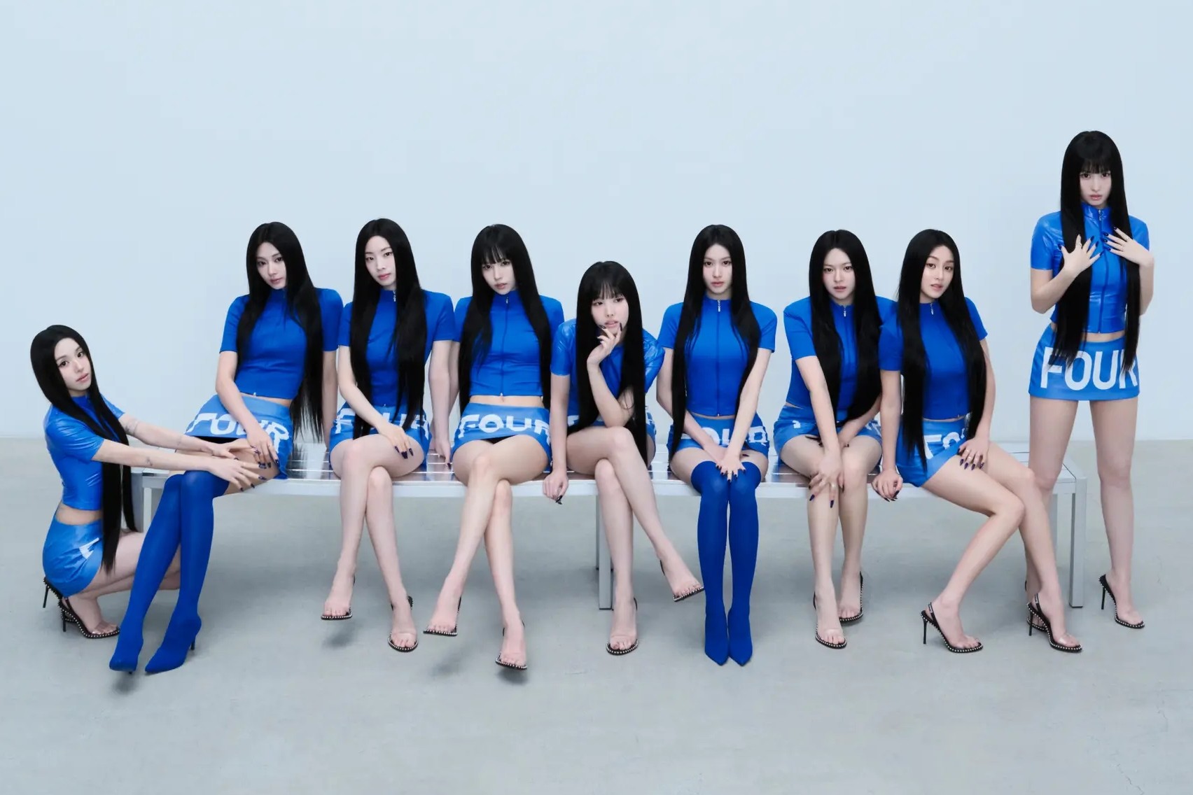 TWICE THIS IS FOR б'є рекорд на Billboard 200