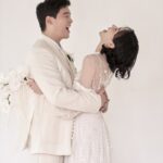 Актори K-Drama Lee Jang Woo та Jo Hye Won поділилися весільними фото