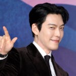 Kim Woo Bin демонструє відповідальність на пресконференції Genie, Make A Wish