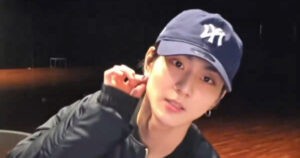 ENHYPEN Jungwon провів прямий ефір на Weverse, виконавши EXO кавери та поспілкувавшись з фанатами