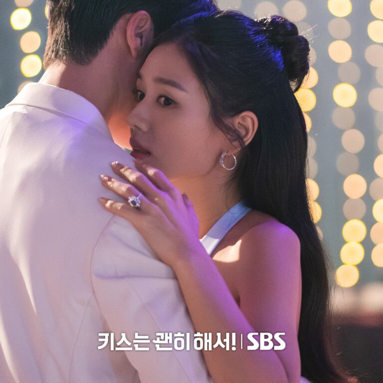 Корейська дорама Dynamite Kiss: Jang Ki Yong та Ahn Eun Jin у центрі комедійного обману та романтики