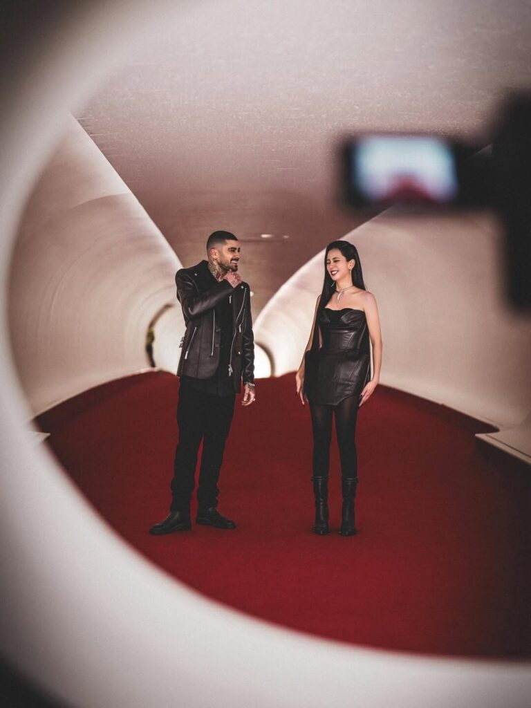 Вибуховий інтерес в мережі: Зейн Малік Джісу BLACKPINK колаборація на зйомках кліпу "Eyes Closed"