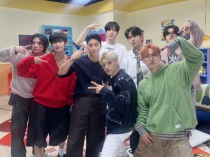 KQ Entertainment: помилка номеру телефону на флаєрах ATEEZ спричинила розчарування