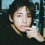 V з BTS у центрі скандалу W Korea Love Your W через "проблемні" вчинки.