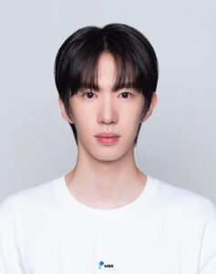 Трейні Ha Mingi, онук засновника Shinjeon Tteokbokki, готується до дебюту