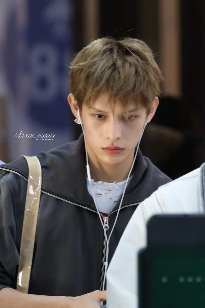 James CORTIS новий образ став вірусним: фанати порівнюють його з ілюстрацією обкладинки веб-роману