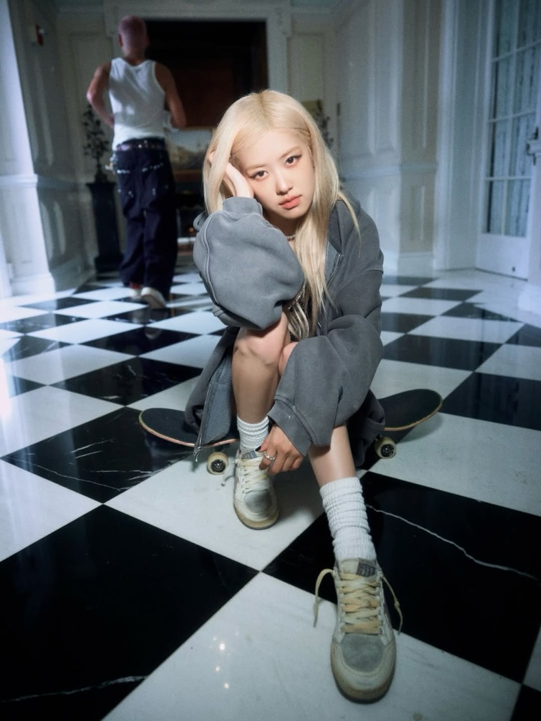 Rosé жертва расизму: ELLE UK виключив її з фото Paris Fashion Week