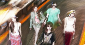 LE SSERAFIM SPAGHETTI feat. j-hope впевнено тримається в Billboard чартах