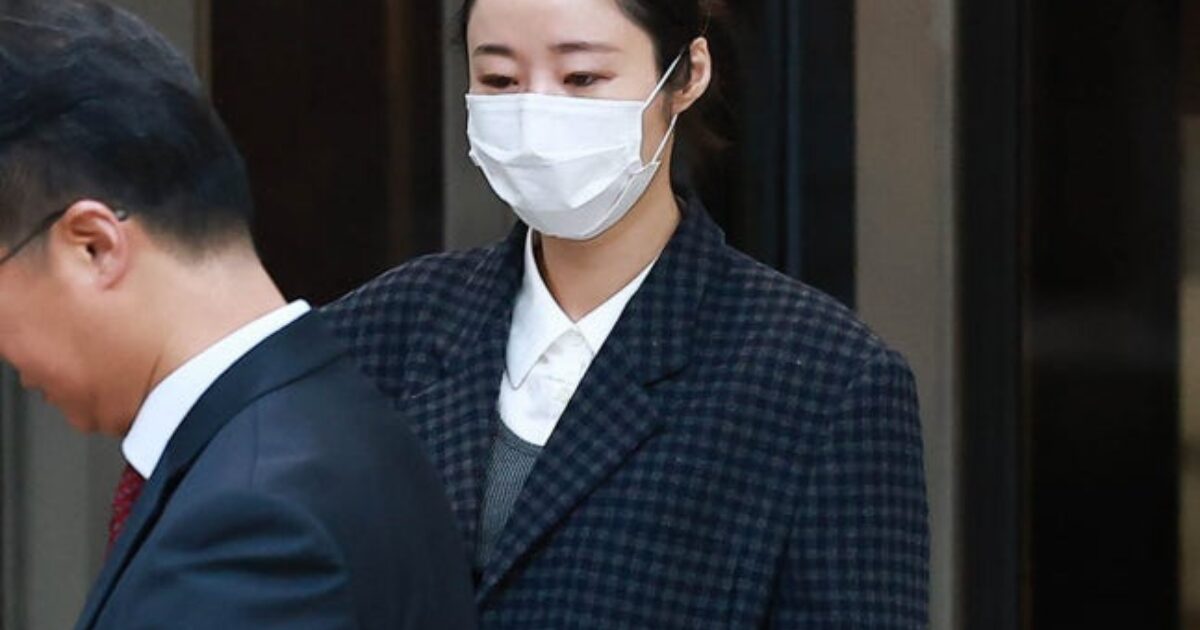 Min Hee Jin показання про найм Bang Si Hyuk: Він навіть зв'язувався з її батьками