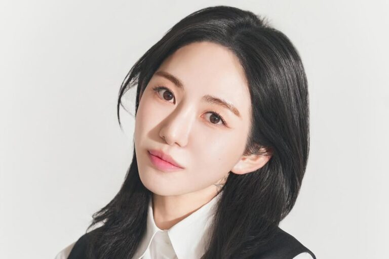 Kwon Mina підписала контракт з MODEN BERRY KOREA